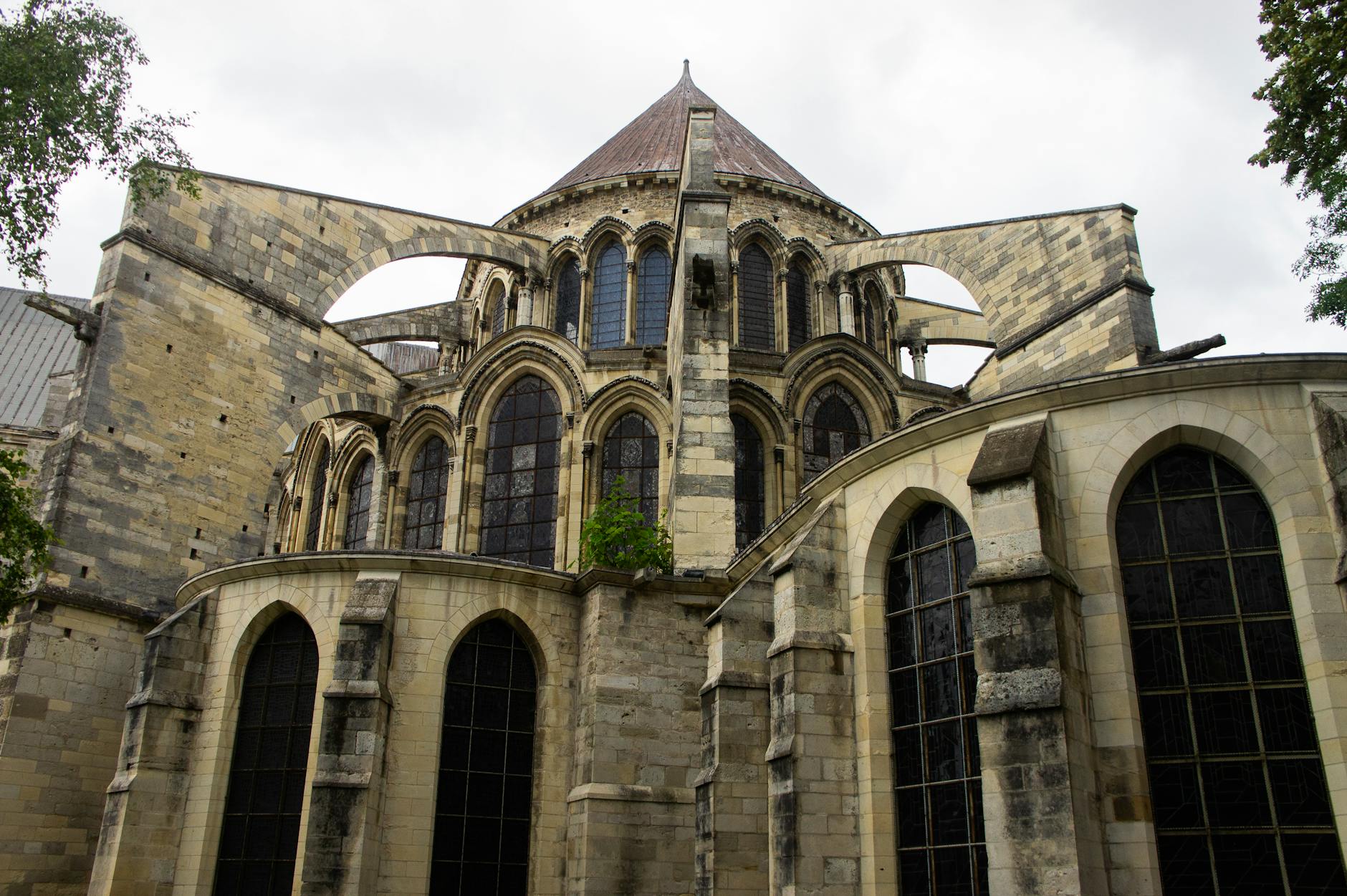 Piłkarze Lubartowiaka w biało-niebieskich strojach podczas meczu rundy rewanżowej